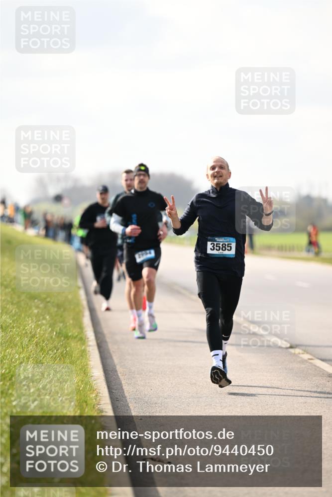 12.04.2026 - 45. Internationalen Wilhelmsburger Insellauf Dr. Thomas Lammeyer http://msf.ph/oto/9440450 12.04.2026 10:05:12 Laufen 3585 meine-sportfotos.de