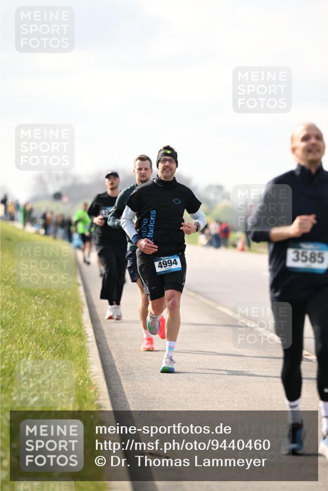 12.04.2026 - 45. Internationalen Wilhelmsburger Insellauf Dr. Thomas Lammeyer http://msf.ph/oto/9440460 12.04.2026 10:05:13 Laufen 4994, 3585 meine-sportfotos.de