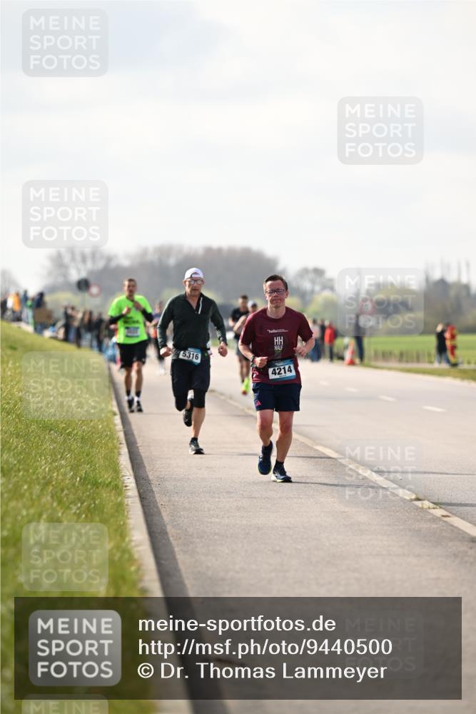 12.04.2026 - 45. Internationalen Wilhelmsburger Insellauf Dr. Thomas Lammeyer http://msf.ph/oto/9440500 12.04.2026 10:05:20 Laufen 5316, 4214 meine-sportfotos.de