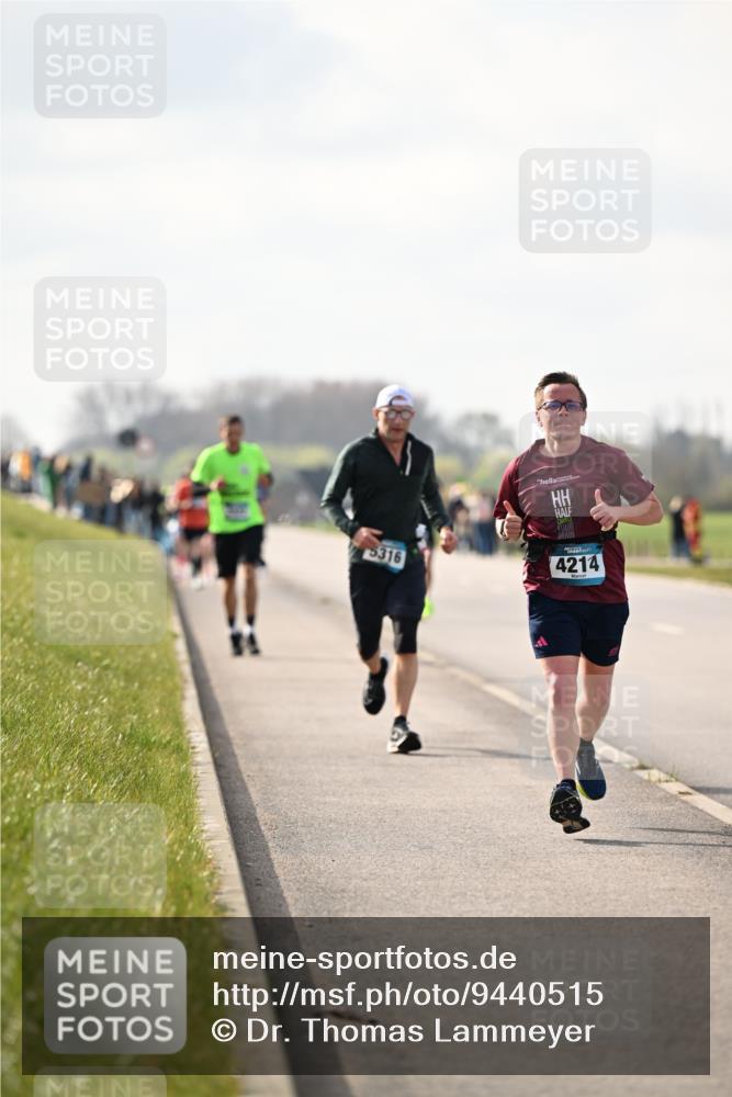12.04.2026 - 45. Internationalen Wilhelmsburger Insellauf Dr. Thomas Lammeyer http://msf.ph/oto/9440515 12.04.2026 10:05:22 Laufen 5316, 4214 meine-sportfotos.de