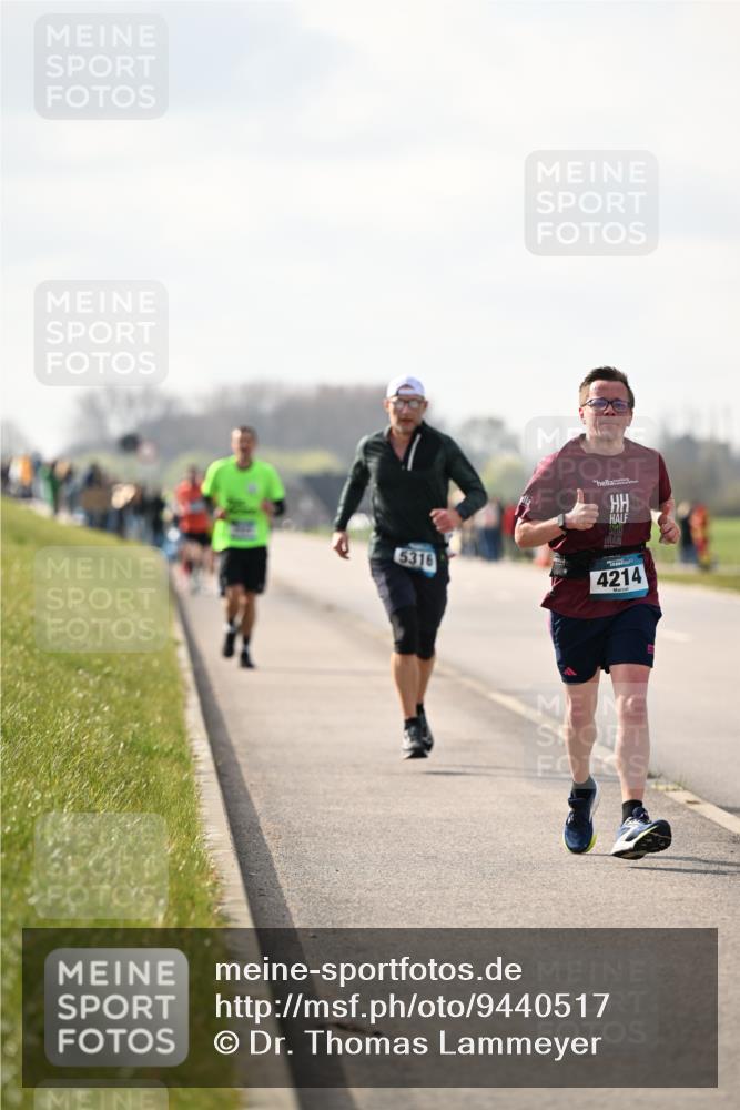 12.04.2026 - 45. Internationalen Wilhelmsburger Insellauf Dr. Thomas Lammeyer http://msf.ph/oto/9440517 12.04.2026 10:05:22 Laufen 5316, 4214 meine-sportfotos.de