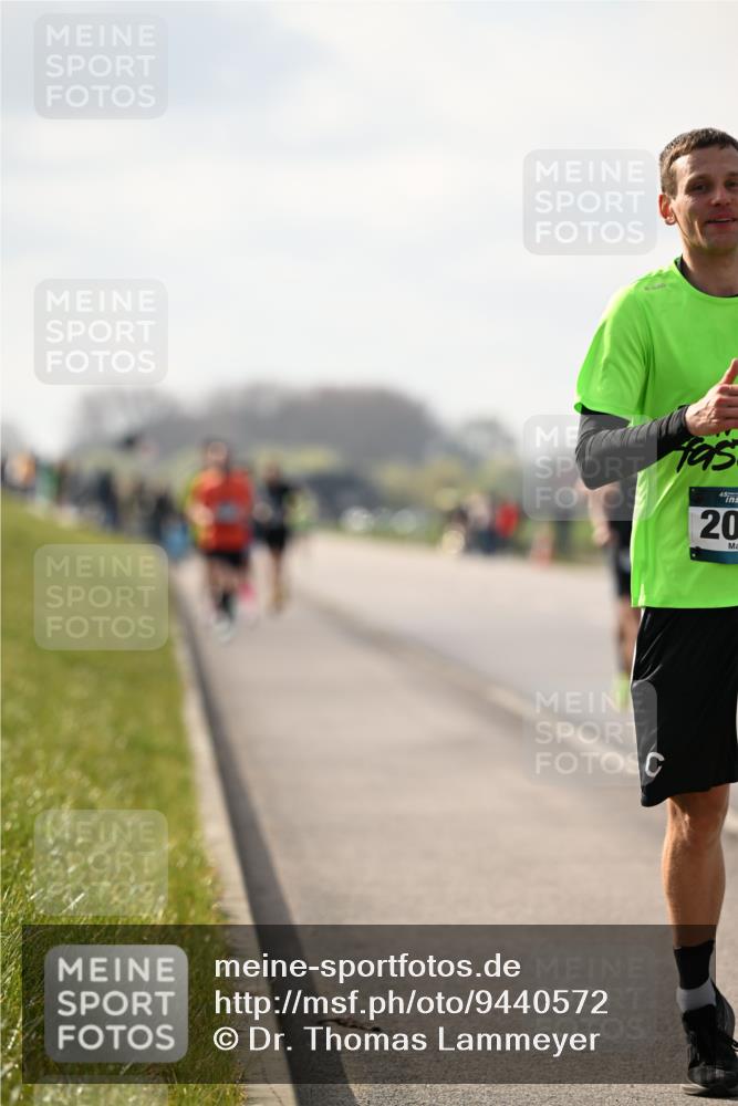 12.04.2026 - 45. Internationalen Wilhelmsburger Insellauf Dr. Thomas Lammeyer http://msf.ph/oto/9440572 12.04.2026 10:05:30 Laufen 45, 20, 20 meine-sportfotos.de