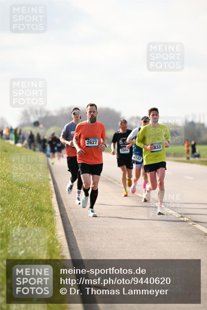 12.04.2026 - 45. Internationalen Wilhelmsburger Insellauf Dr. Thomas Lammeyer http://msf.ph/oto/9440620 12.04.2026 10:05:37 Laufen 2627, 5804, 4142, 833 meine-sportfotos.de