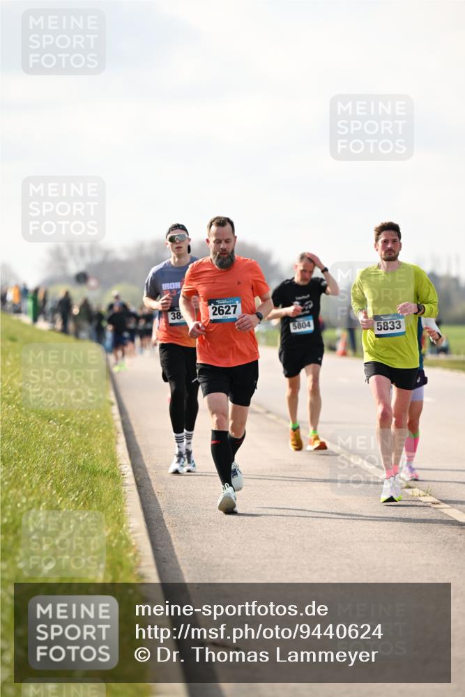 12.04.2026 - 45. Internationalen Wilhelmsburger Insellauf Dr. Thomas Lammeyer http://msf.ph/oto/9440624 12.04.2026 10:05:38 Laufen 38, 2627, 5804, 5833 meine-sportfotos.de