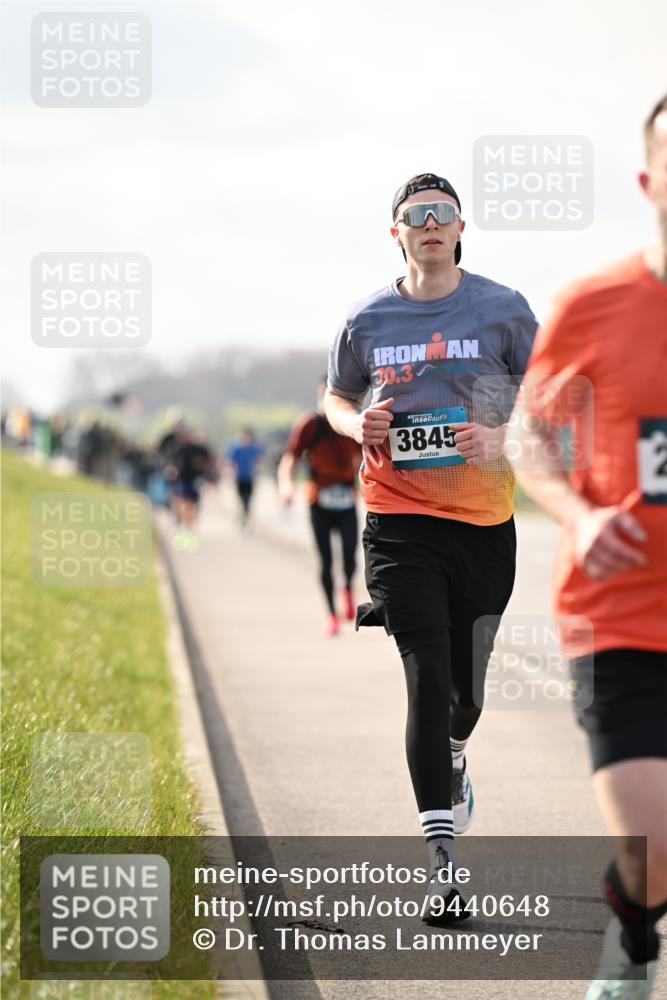 12.04.2026 - 45. Internationalen Wilhelmsburger Insellauf Dr. Thomas Lammeyer http://msf.ph/oto/9440648 12.04.2026 10:05:42 Laufen 30, 34, 3845 meine-sportfotos.de