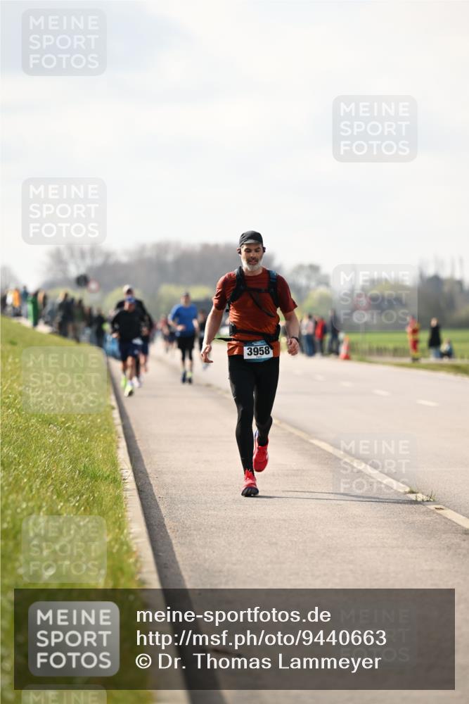 12.04.2026 - 45. Internationalen Wilhelmsburger Insellauf Dr. Thomas Lammeyer http://msf.ph/oto/9440663 12.04.2026 10:05:45 Laufen 3958 meine-sportfotos.de