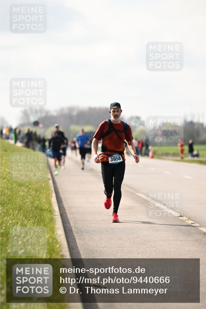 12.04.2026 - 45. Internationalen Wilhelmsburger Insellauf Dr. Thomas Lammeyer http://msf.ph/oto/9440666 12.04.2026 10:05:45 Laufen 3958 meine-sportfotos.de