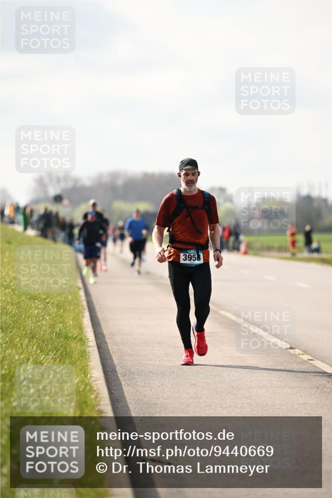 12.04.2026 - 45. Internationalen Wilhelmsburger Insellauf Dr. Thomas Lammeyer http://msf.ph/oto/9440669 12.04.2026 10:05:45 Laufen 3958 meine-sportfotos.de