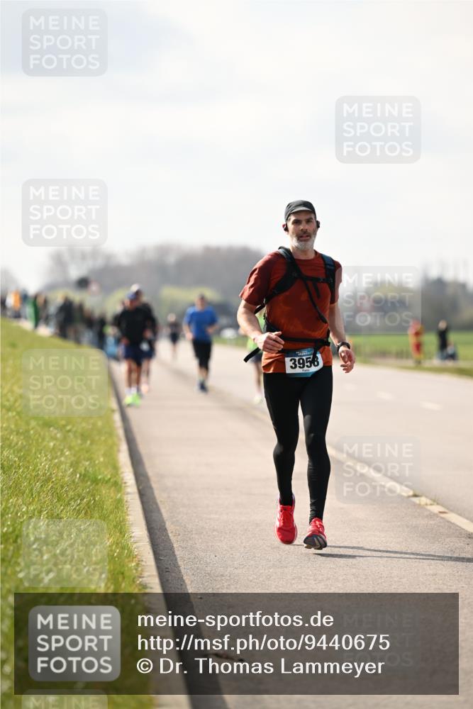 12.04.2026 - 45. Internationalen Wilhelmsburger Insellauf Dr. Thomas Lammeyer http://msf.ph/oto/9440675 12.04.2026 10:05:46 Laufen 3956 meine-sportfotos.de