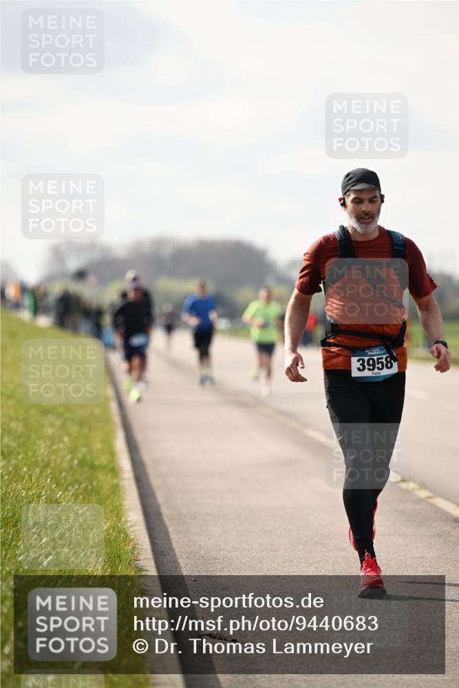 12.04.2026 - 45. Internationalen Wilhelmsburger Insellauf Dr. Thomas Lammeyer http://msf.ph/oto/9440683 12.04.2026 10:05:47 Laufen 3958 meine-sportfotos.de