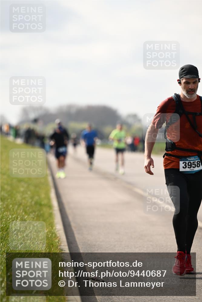 12.04.2026 - 45. Internationalen Wilhelmsburger Insellauf Dr. Thomas Lammeyer http://msf.ph/oto/9440687 12.04.2026 10:05:48 Laufen 3958 meine-sportfotos.de