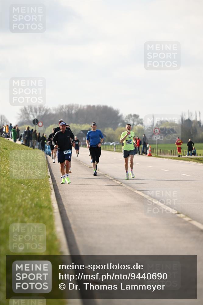 12.04.2026 - 45. Internationalen Wilhelmsburger Insellauf Dr. Thomas Lammeyer http://msf.ph/oto/9440690 12.04.2026 10:05:49 Laufen 3735, 3904 meine-sportfotos.de