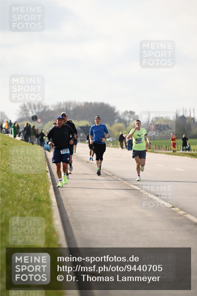 12.04.2026 - 45. Internationalen Wilhelmsburger Insellauf Dr. Thomas Lammeyer http://msf.ph/oto/9440705 12.04.2026 10:05:51 Laufen 3735, 3904 meine-sportfotos.de