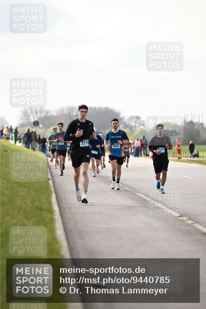 12.04.2026 - 45. Internationalen Wilhelmsburger Insellauf Dr. Thomas Lammeyer http://msf.ph/oto/9440785 12.04.2026 10:06:03 Laufen 4242, 3778, 4713, 5052, 2377 meine-sportfotos.de