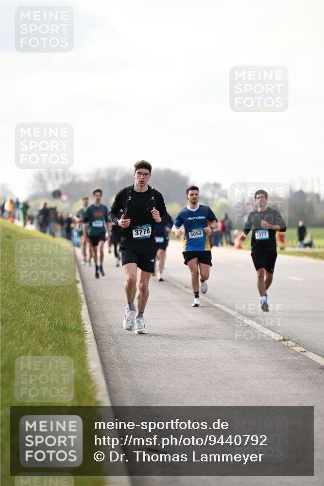 12.04.2026 - 45. Internationalen Wilhelmsburger Insellauf Dr. Thomas Lammeyer http://msf.ph/oto/9440792 12.04.2026 10:06:04 Laufen 3778, 5052, 2377 meine-sportfotos.de
