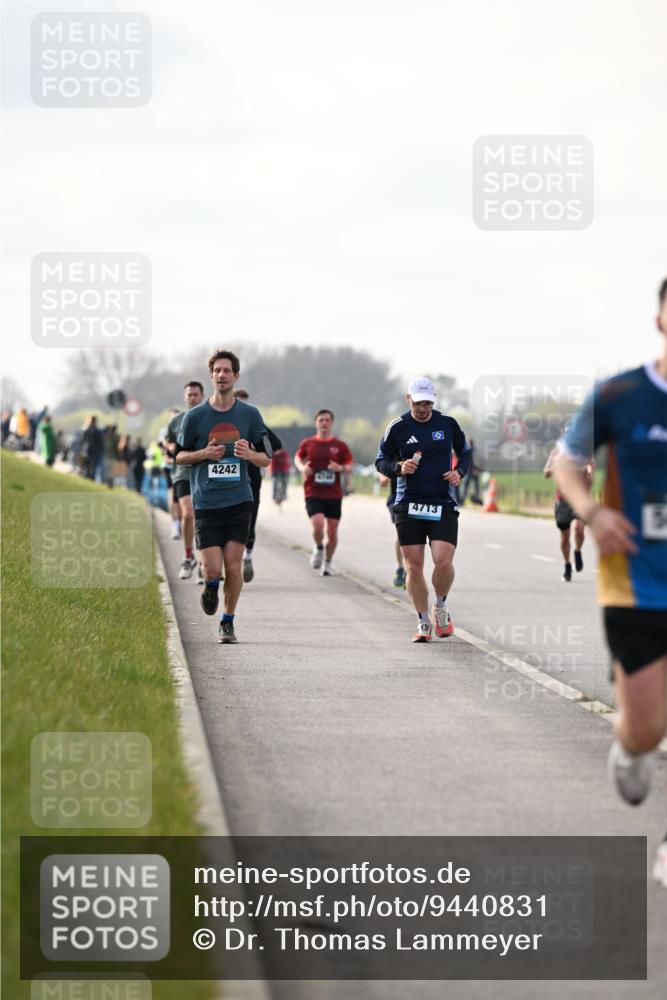 12.04.2026 - 45. Internationalen Wilhelmsburger Insellauf Dr. Thomas Lammeyer http://msf.ph/oto/9440831 12.04.2026 10:06:10 Laufen 4242, 4713 meine-sportfotos.de