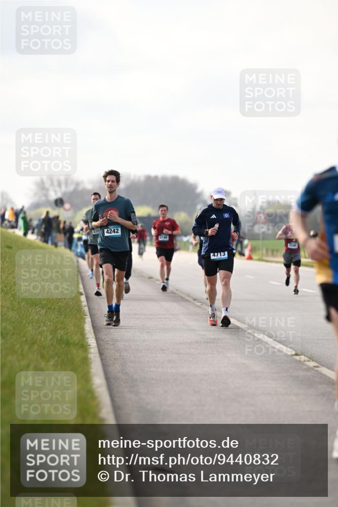 12.04.2026 - 45. Internationalen Wilhelmsburger Insellauf Dr. Thomas Lammeyer http://msf.ph/oto/9440832 12.04.2026 10:06:10 Laufen 4242, 4713 meine-sportfotos.de