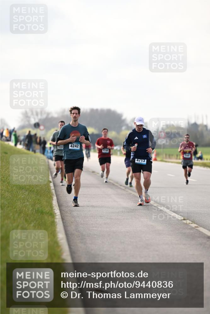 12.04.2026 - 45. Internationalen Wilhelmsburger Insellauf Dr. Thomas Lammeyer http://msf.ph/oto/9440836 12.04.2026 10:06:11 Laufen 4242, 4713 meine-sportfotos.de