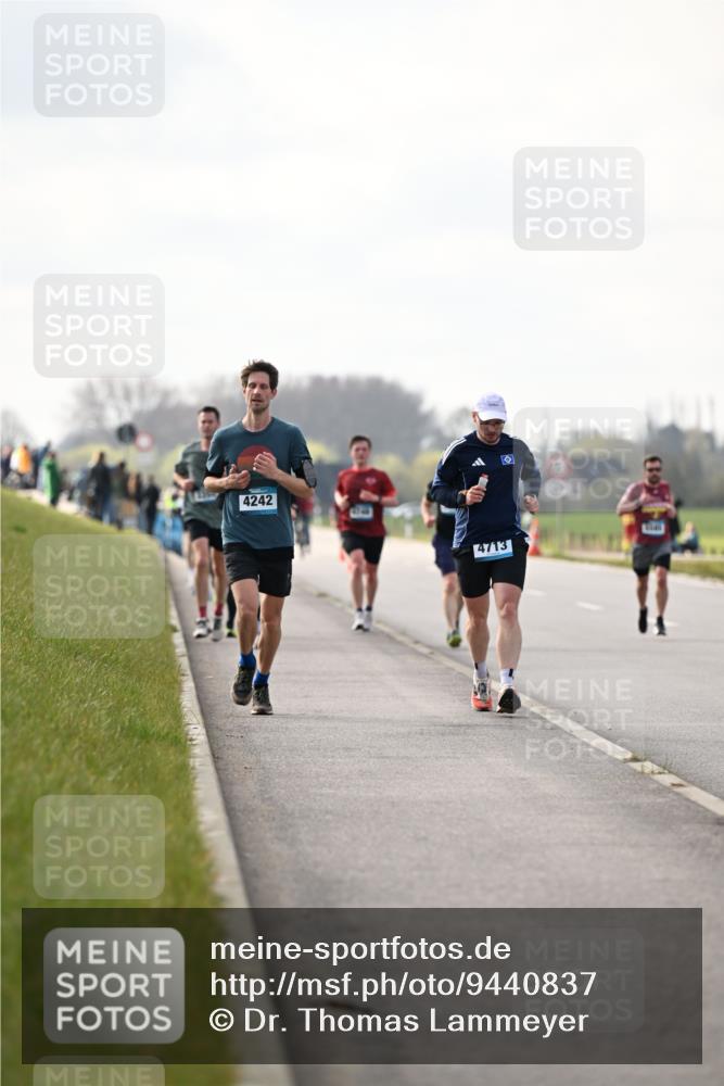 12.04.2026 - 45. Internationalen Wilhelmsburger Insellauf Dr. Thomas Lammeyer http://msf.ph/oto/9440837 12.04.2026 10:06:11 Laufen 4242, 4713 meine-sportfotos.de