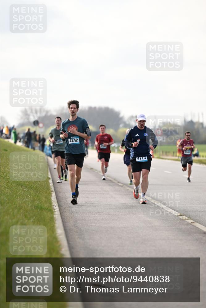 12.04.2026 - 45. Internationalen Wilhelmsburger Insellauf Dr. Thomas Lammeyer http://msf.ph/oto/9440838 12.04.2026 10:06:11 Laufen 4242, 4713 meine-sportfotos.de