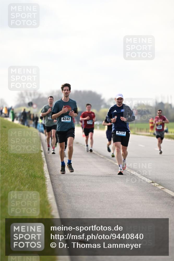 12.04.2026 - 45. Internationalen Wilhelmsburger Insellauf Dr. Thomas Lammeyer http://msf.ph/oto/9440840 12.04.2026 10:06:11 Laufen 4242, 4713 meine-sportfotos.de