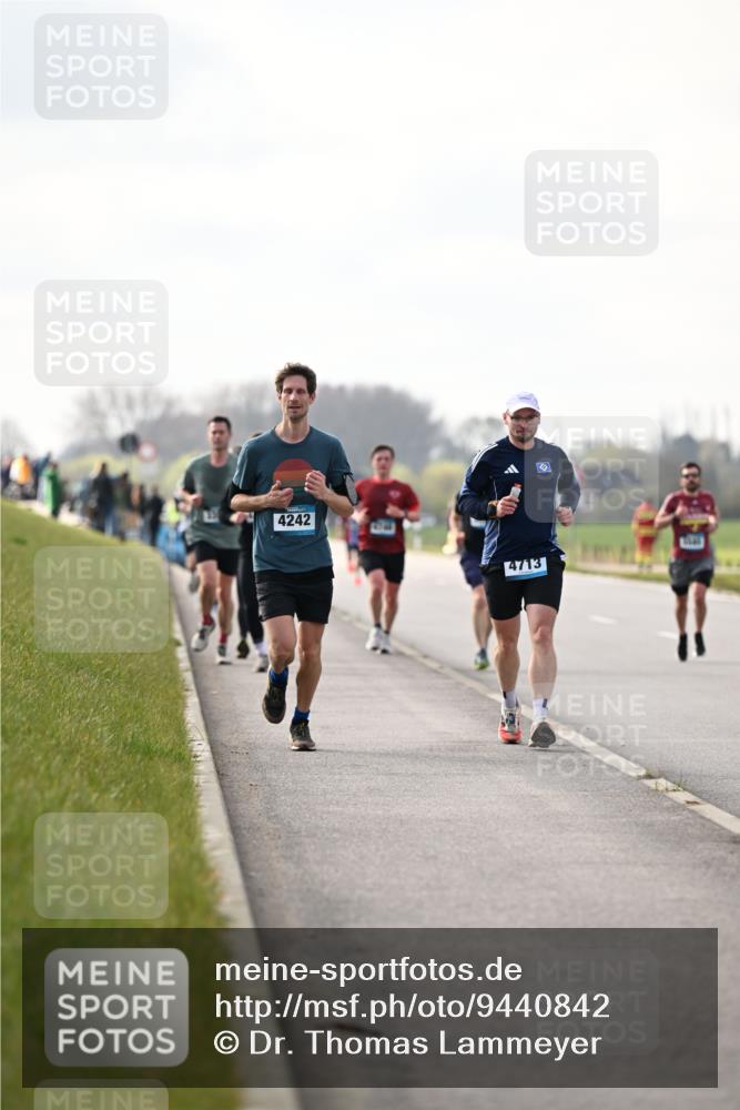 12.04.2026 - 45. Internationalen Wilhelmsburger Insellauf Dr. Thomas Lammeyer http://msf.ph/oto/9440842 12.04.2026 10:06:12 Laufen 4242, 4713 meine-sportfotos.de