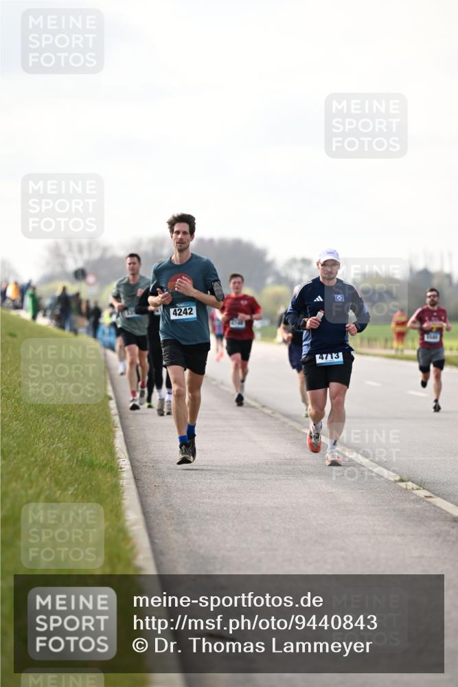 12.04.2026 - 45. Internationalen Wilhelmsburger Insellauf Dr. Thomas Lammeyer http://msf.ph/oto/9440843 12.04.2026 10:06:12 Laufen 4242, 4713 meine-sportfotos.de