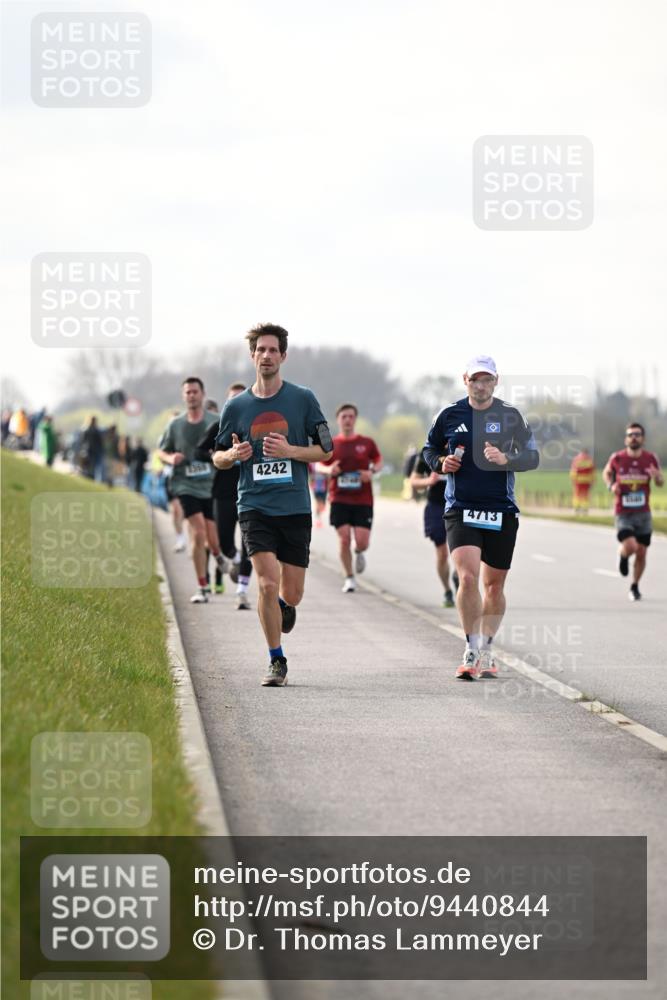 12.04.2026 - 45. Internationalen Wilhelmsburger Insellauf Dr. Thomas Lammeyer http://msf.ph/oto/9440844 12.04.2026 10:06:12 Laufen 4242, 4713 meine-sportfotos.de