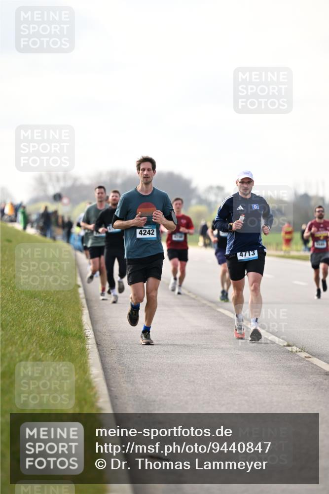 12.04.2026 - 45. Internationalen Wilhelmsburger Insellauf Dr. Thomas Lammeyer http://msf.ph/oto/9440847 12.04.2026 10:06:12 Laufen 4242, 4713 meine-sportfotos.de