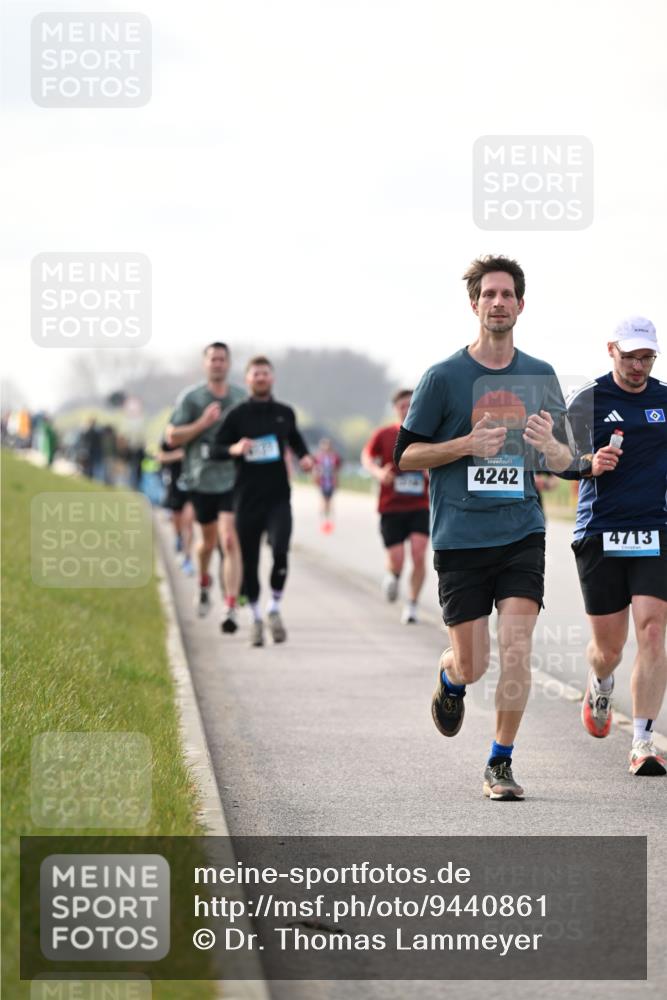 12.04.2026 - 45. Internationalen Wilhelmsburger Insellauf Dr. Thomas Lammeyer http://msf.ph/oto/9440861 12.04.2026 10:06:14 Laufen 4242, 4713 meine-sportfotos.de