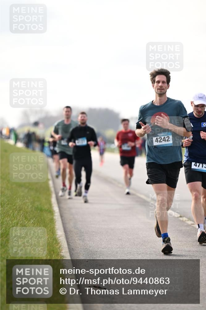 12.04.2026 - 45. Internationalen Wilhelmsburger Insellauf Dr. Thomas Lammeyer http://msf.ph/oto/9440863 12.04.2026 10:06:15 Laufen 4242, 4713 meine-sportfotos.de