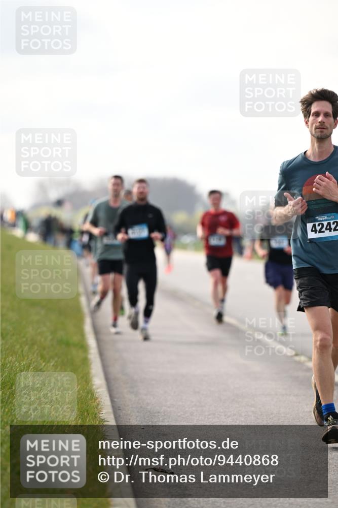12.04.2026 - 45. Internationalen Wilhelmsburger Insellauf Dr. Thomas Lammeyer http://msf.ph/oto/9440868 12.04.2026 10:06:15 Laufen 4242 meine-sportfotos.de