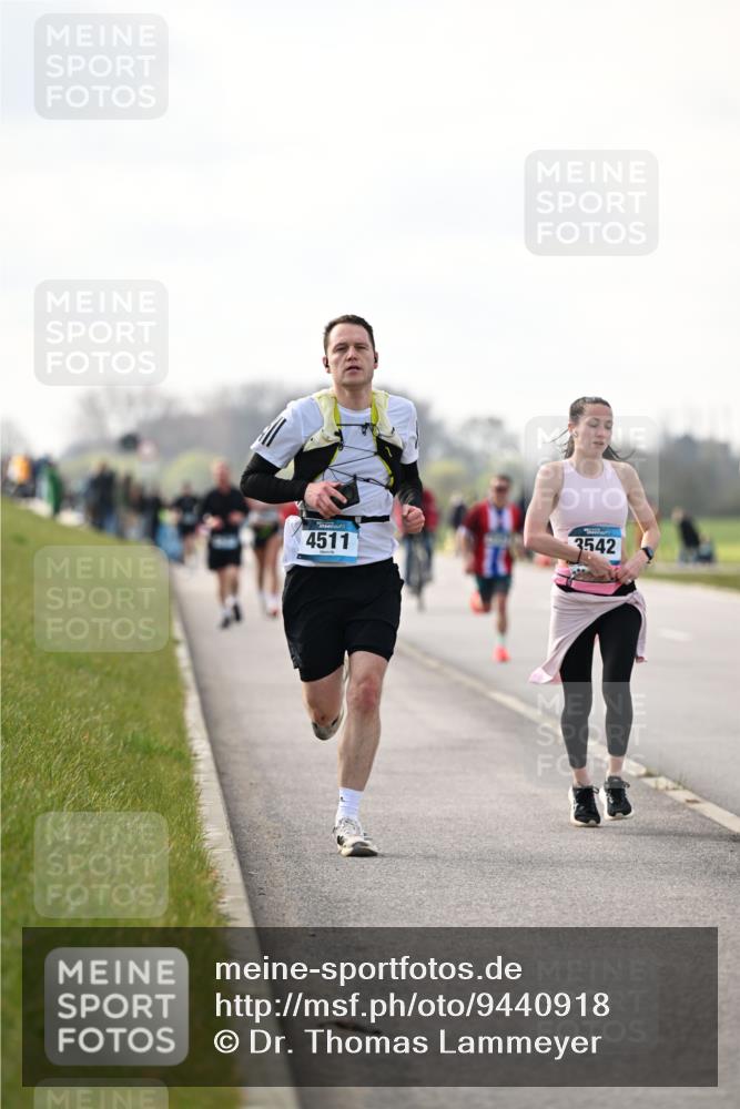 12.04.2026 - 45. Internationalen Wilhelmsburger Insellauf Dr. Thomas Lammeyer http://msf.ph/oto/9440918 12.04.2026 10:06:25 Laufen 4511, 3542 meine-sportfotos.de
