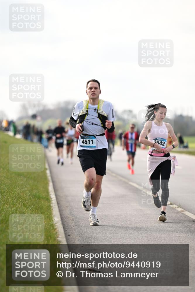 12.04.2026 - 45. Internationalen Wilhelmsburger Insellauf Dr. Thomas Lammeyer http://msf.ph/oto/9440919 12.04.2026 10:06:25 Laufen 4511, 3542 meine-sportfotos.de