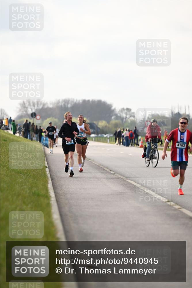 12.04.2026 - 45. Internationalen Wilhelmsburger Insellauf Dr. Thomas Lammeyer http://msf.ph/oto/9440945 12.04.2026 10:06:30 Laufen 4766, 619, 4163 meine-sportfotos.de