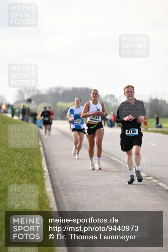 12.04.2026 - 45. Internationalen Wilhelmsburger Insellauf Dr. Thomas Lammeyer http://msf.ph/oto/9440973 12.04.2026 10:06:34 Laufen 4341, 3619, 4766 meine-sportfotos.de