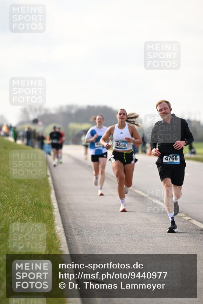 12.04.2026 - 45. Internationalen Wilhelmsburger Insellauf Dr. Thomas Lammeyer http://msf.ph/oto/9440977 12.04.2026 10:06:35 Laufen 3619, 4766 meine-sportfotos.de