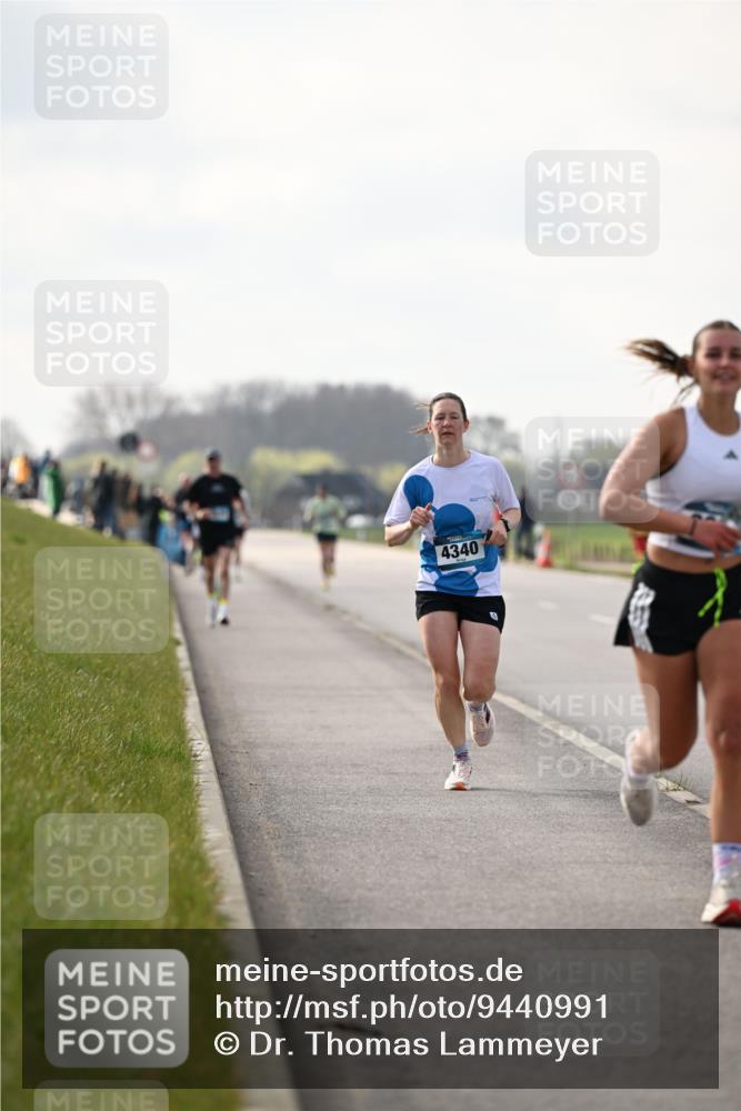 12.04.2026 - 45. Internationalen Wilhelmsburger Insellauf Dr. Thomas Lammeyer http://msf.ph/oto/9440991 12.04.2026 10:06:37 Laufen 4340 meine-sportfotos.de