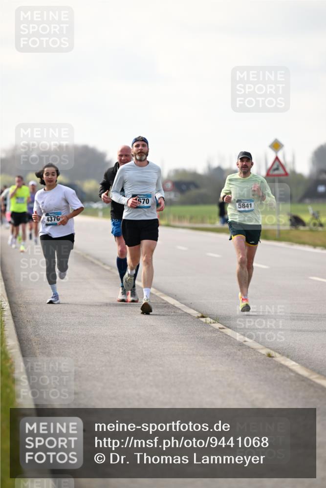 12.04.2026 - 45. Internationalen Wilhelmsburger Insellauf Dr. Thomas Lammeyer http://msf.ph/oto/9441068 12.04.2026 10:06:56 Laufen 570, 5841, 4376 meine-sportfotos.de