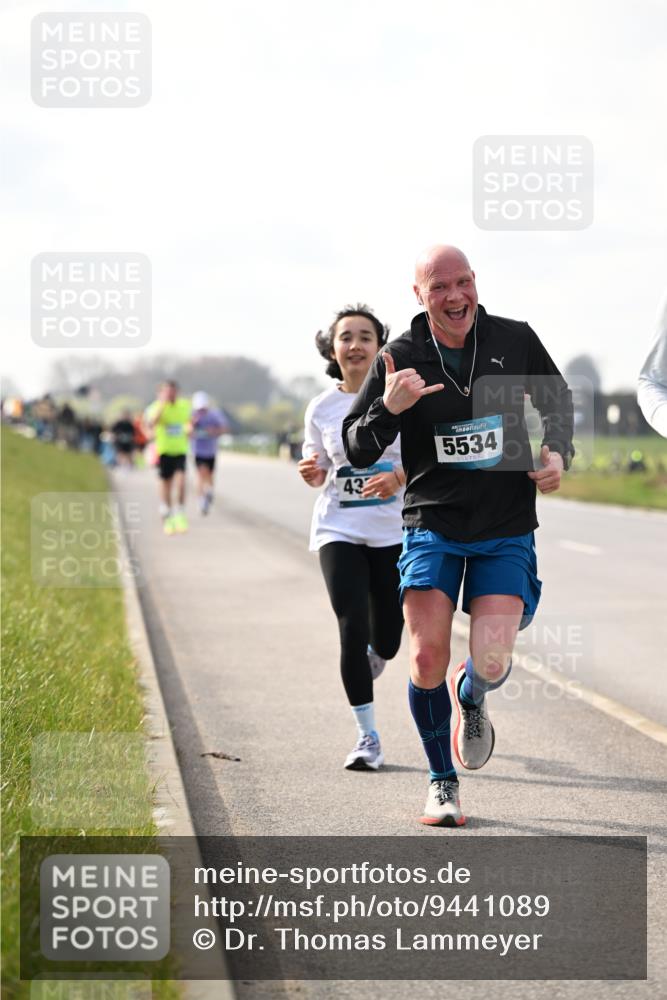 12.04.2026 - 45. Internationalen Wilhelmsburger Insellauf Dr. Thomas Lammeyer http://msf.ph/oto/9441089 12.04.2026 10:07:00 Laufen 43, 5534 meine-sportfotos.de