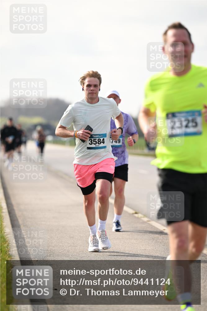 12.04.2026 - 45. Internationalen Wilhelmsburger Insellauf Dr. Thomas Lammeyer http://msf.ph/oto/9441124 12.04.2026 10:07:08 Laufen 3584, 749, 2325 meine-sportfotos.de