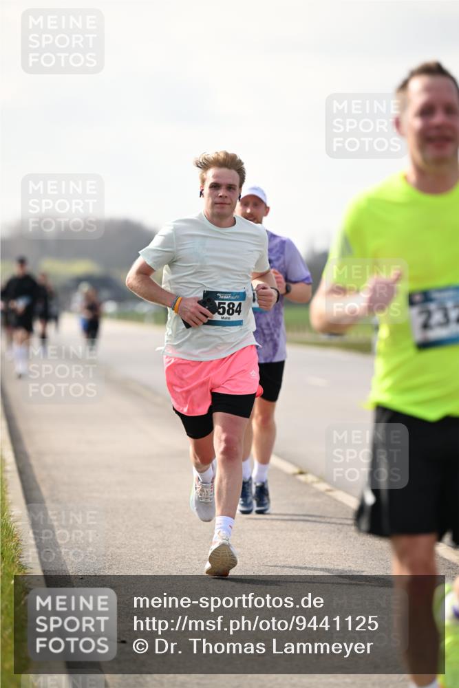 12.04.2026 - 45. Internationalen Wilhelmsburger Insellauf Dr. Thomas Lammeyer http://msf.ph/oto/9441125 12.04.2026 10:07:08 Laufen 584 meine-sportfotos.de