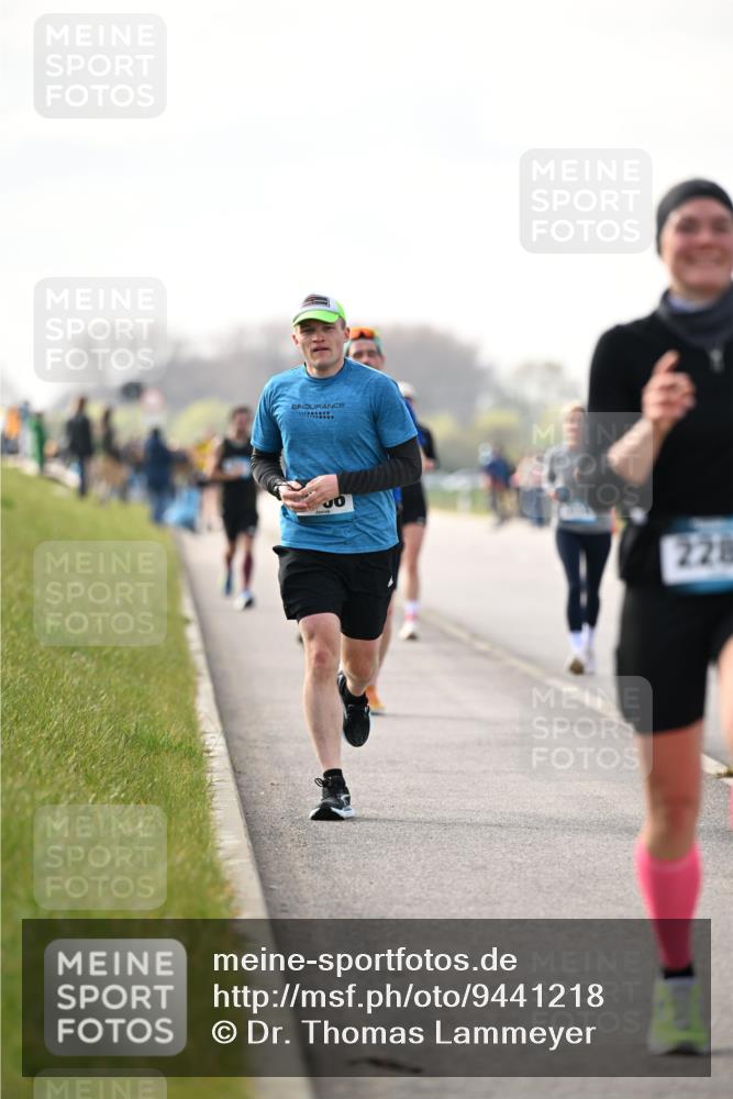 12.04.2026 - 45. Internationalen Wilhelmsburger Insellauf Dr. Thomas Lammeyer http://msf.ph/oto/9441218 12.04.2026 10:07:32 Laufen 228 meine-sportfotos.de