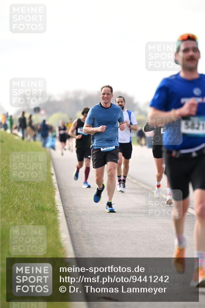12.04.2026 - 45. Internationalen Wilhelmsburger Insellauf Dr. Thomas Lammeyer http://msf.ph/oto/9441242 12.04.2026 10:07:37 Laufen 5821, 25 meine-sportfotos.de