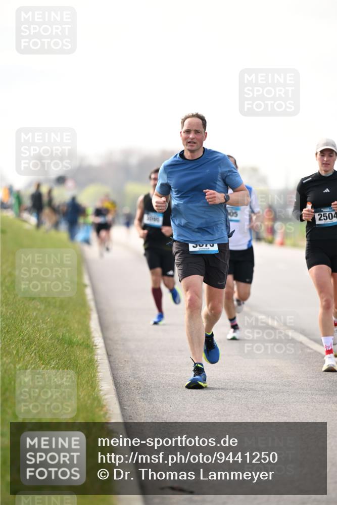 12.04.2026 - 45. Internationalen Wilhelmsburger Insellauf Dr. Thomas Lammeyer http://msf.ph/oto/9441250 12.04.2026 10:07:39 Laufen 05, 2504 meine-sportfotos.de