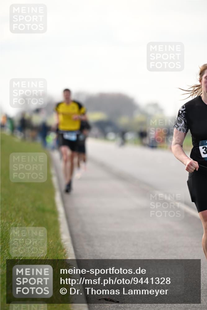 12.04.2026 - 45. Internationalen Wilhelmsburger Insellauf Dr. Thomas Lammeyer http://msf.ph/oto/9441328 12.04.2026 10:07:59 Laufen 3 meine-sportfotos.de