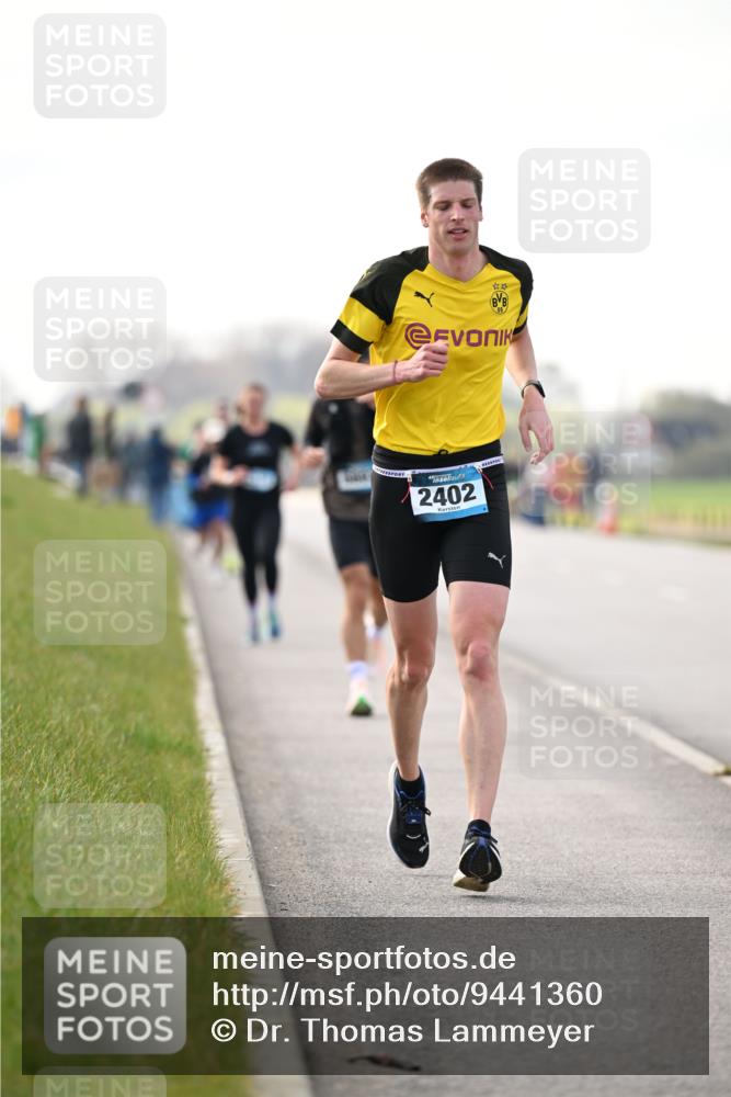 12.04.2026 - 45. Internationalen Wilhelmsburger Insellauf Dr. Thomas Lammeyer http://msf.ph/oto/9441360 12.04.2026 10:08:04 Laufen 09, 13414, 2402 meine-sportfotos.de