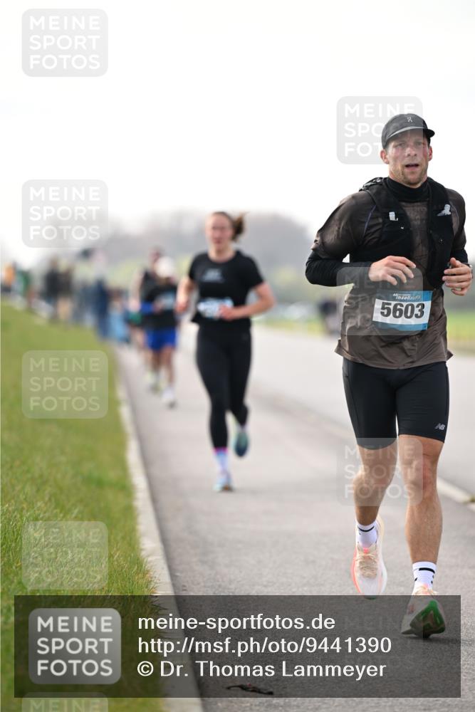 12.04.2026 - 45. Internationalen Wilhelmsburger Insellauf Dr. Thomas Lammeyer http://msf.ph/oto/9441390 12.04.2026 10:08:09 Laufen 4, 5603 meine-sportfotos.de