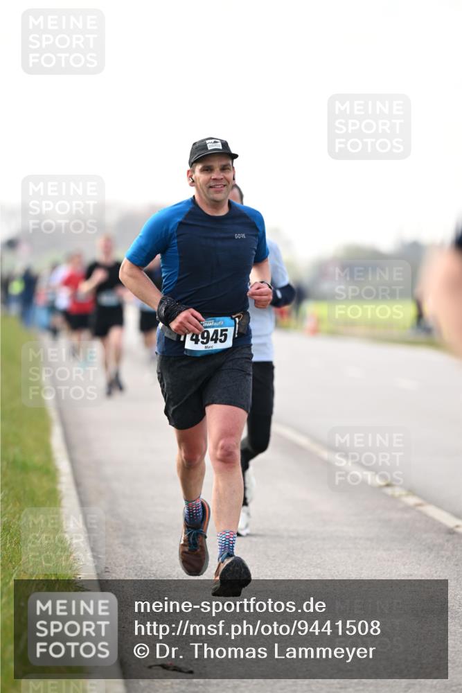 12.04.2026 - 45. Internationalen Wilhelmsburger Insellauf Dr. Thomas Lammeyer http://msf.ph/oto/9441508 12.04.2026 10:08:34 Laufen 4945 meine-sportfotos.de