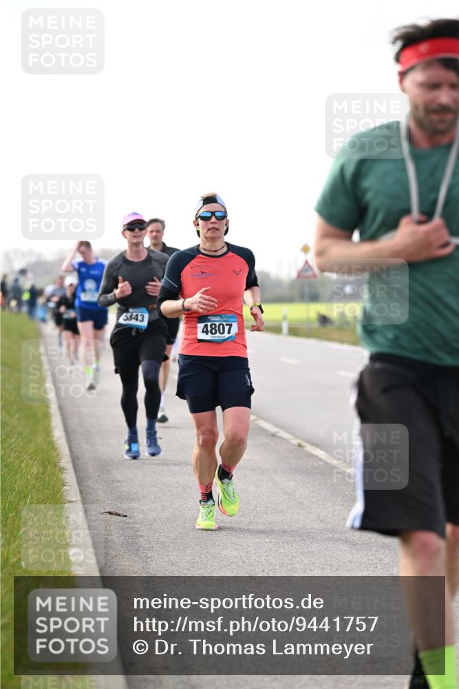 12.04.2026 - 45. Internationalen Wilhelmsburger Insellauf Dr. Thomas Lammeyer http://msf.ph/oto/9441757 12.04.2026 10:09:12 Laufen 5843, 4807 meine-sportfotos.de